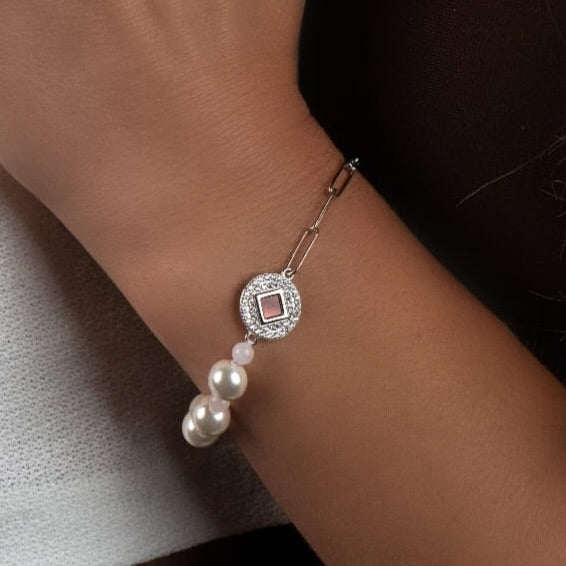 Graceful Harmony half Link Pearl Bracelet
