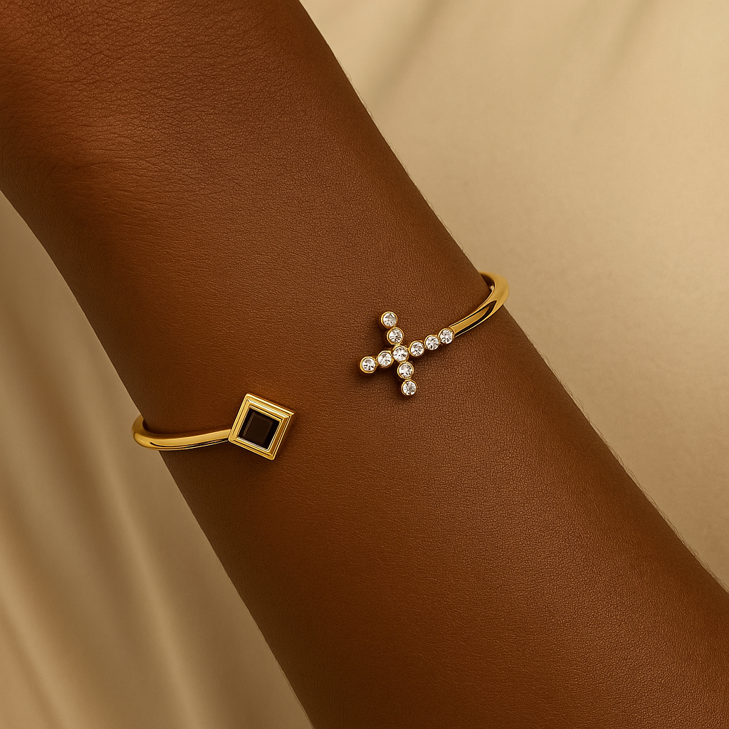 Spirit Cross Gold Bangle with Diamond 0.2 carat (Color: G, Clarity: VS)