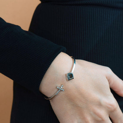 Spirit Cross Gold Bangle with Diamond 0.2 carat (Color: G, Clarity: VS)
