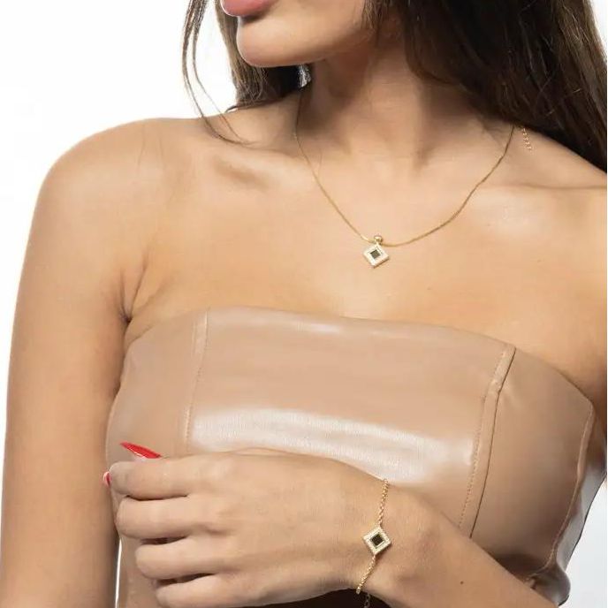 Bond Necklace
