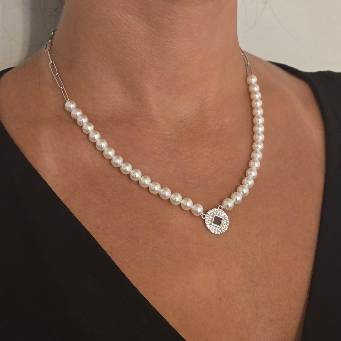Half Link Pearl necklace